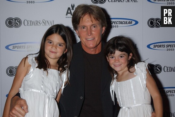 Kylie Jenner, Kendall Jenner et Bruce Jenner lors d'une soirée en 2003