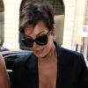 Kris Jenner décolletée à Paris le 11 juin 2015