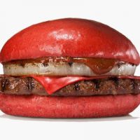 Burger King : le fast-food lance un burger... tout rouge !