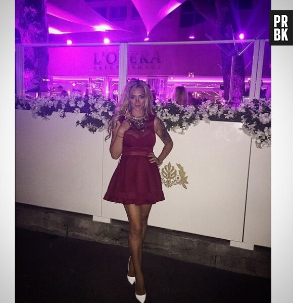 Emilie Nef Naf en robe sexy sur Instagram, le 21 juin 2015
