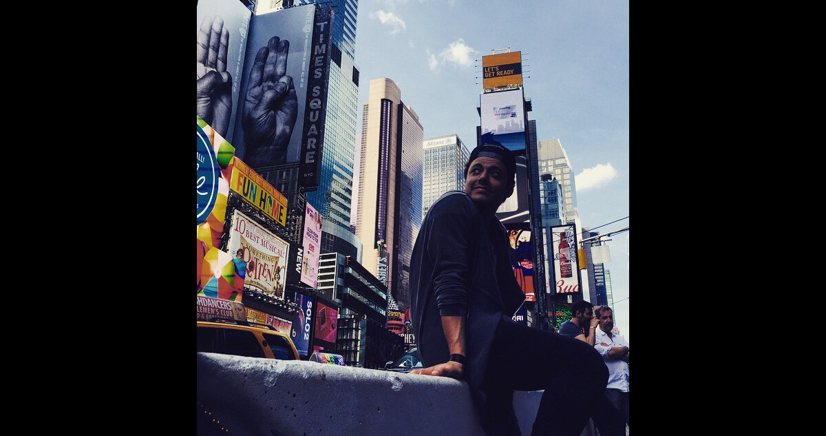 Photo : Kev Adams a joué son Voilà Voilà Tour à New York - PureBreak
