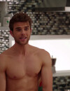  Significant Mother : Nathaniel Buzolic (The Vampire Diaries) se met &agrave; nu dans le teaser 
