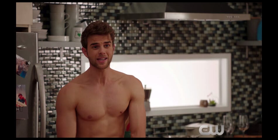  Significant Mother : Nathaniel Buzolic (The Vampire Diaries) se met &amp;agrave; nu dans le teaser 