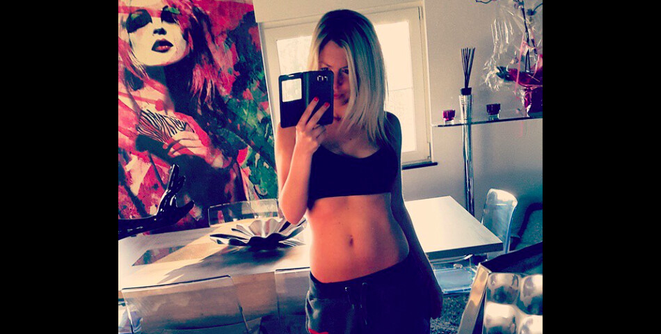 St&amp;eacute;phanie Clerbois mince et sexy apr&amp;egrave;s son accouchement, le 28 mars 2015 sur Instagram 