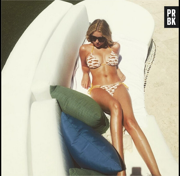 Ashley Benson sexy en bikini sur Instagram