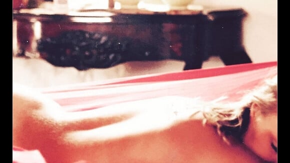 Valérie Damidot nue dans son lit : sa photo de jeunesse sexy sur Instagram