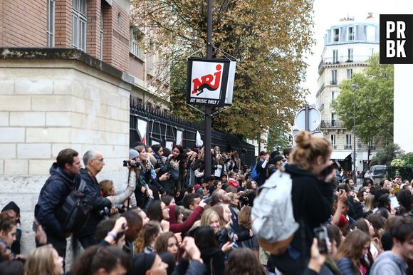 Justin Bieber : émeute et concert inédit pour ses fans devant les studios de NRJ à Paris, le 16 septembre 2015