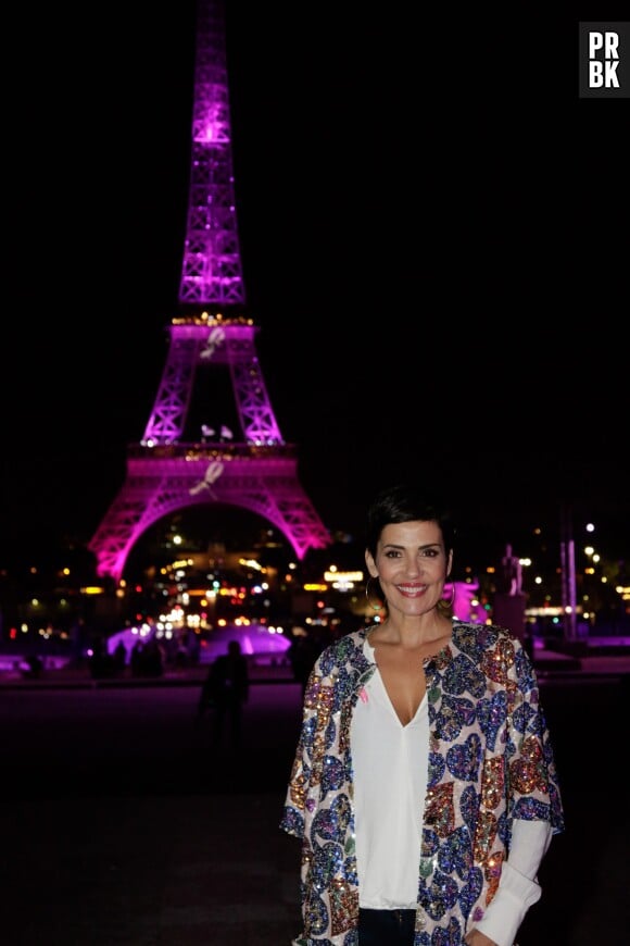 Cristina Cordula souriante lors du lancement d'Octobre Rose à Paris le 28 septembre 2015