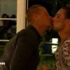Les Ch'tis VS Les Marseillais : Julien (aka Sophia) embrasse Vincent lors de l'épisode 28 du 29 septembre 2015, sur W9