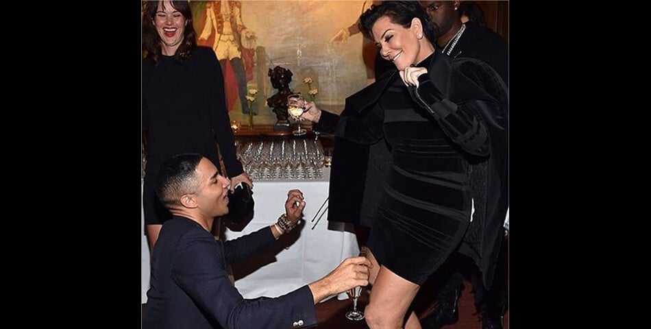 Kris Jenner et Olivier Rousteing lors de l&#039;after party Balmain à la Fashion Week de Paris le 1er octobre 2015