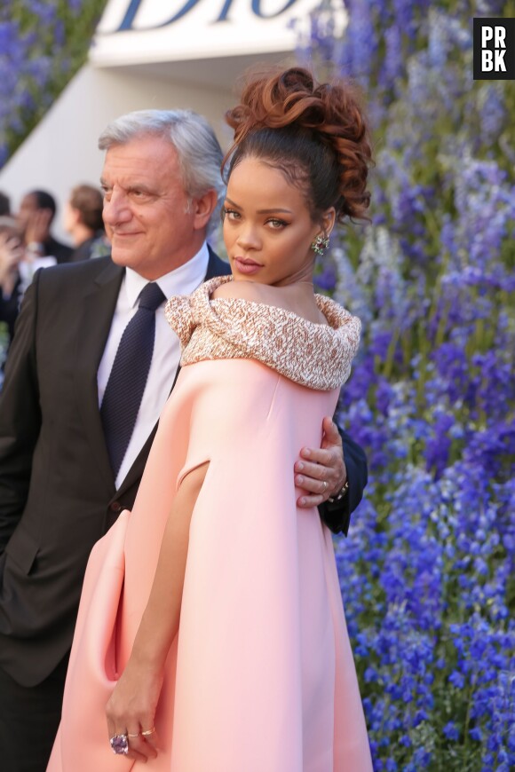 Rihanna classe au défilé Dior à Paris le 2 octobre 2015