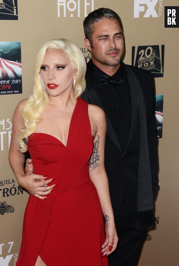 Lady Gaga et son fiancé Taylor Kinney à l'avant-première de American Horror Story : Hotel à Los Angeles le 3 octobre 2015