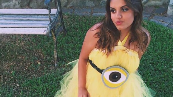 Après un pari, elle va au bal de son lycée... en robe Minion !