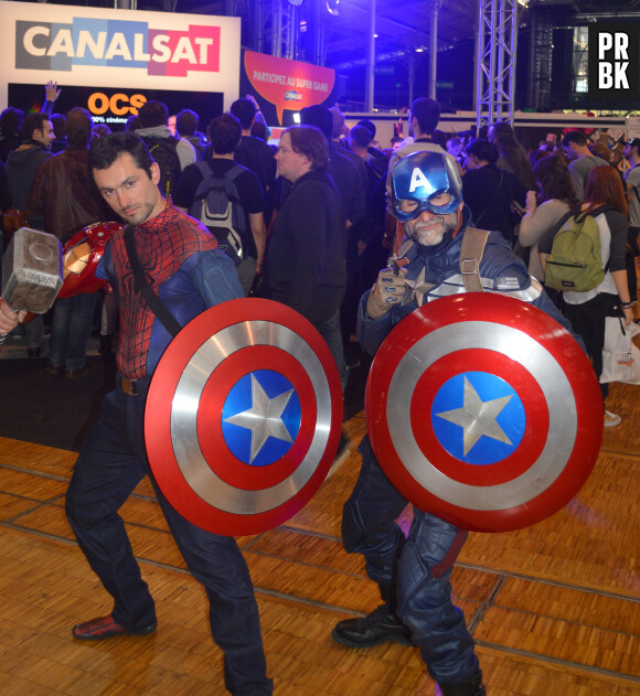 Comic Con Paris 2015 : Captain America et un mélange des héros Marvel en pleine action !