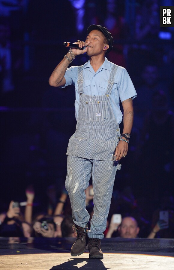Pharrell Williams : prestation aux MTV EMA 2015, le 25 octobre, à Milan