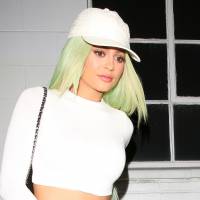 Kylie Jenner : cheveux verts et string apparent pour une sortie remarquée à Los Angeles