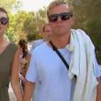 Les Princes de l'amour 3 : Gilles et Angélique main dans la main lors de leur retour à la villa lors de l'épisode 9 diffusé le 19 novembre 2015, sur W9