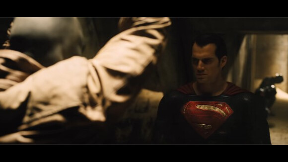 Batman v Superman : Bruce Wayne démasqué par un Clark Kent énervé dans un nouvel extrait