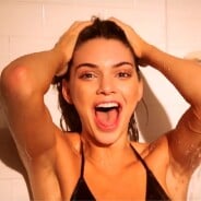 Kendall Jenner : douche sexy et costume délirant, sa vidéo pour Noël 2015 en 6 GIFs