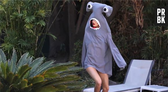 Kendall Jenner : ultra sexy en requin dans une vidéo délirante