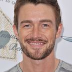 Robert Buckley (iZombie) : 4 choses à savoir sur l'ex-star des Frères Scott
