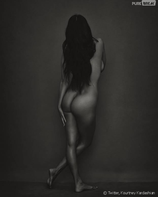 Kourtney Kardashian entièrement nue sur Twitter, le 16 décembre 2015