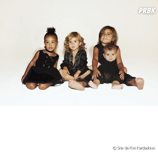 Les Kardashian dévoilent leur carte de Noël avec North West (2 ans), Mason (6 ans), Penelope (3 ans) et Reign (1 an)