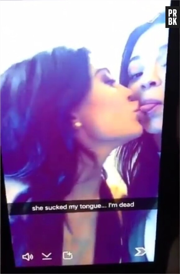 Kendall et Kylie Jenner : bisous avec la langue pour les deux soeurs