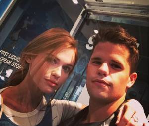 Charlie Carver et Holland Roden sur une photo postée sur Instagram