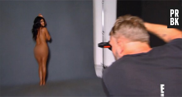 Kourtney Kardashian nue dans L'incroyable famille Kardashian