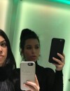 Kim Kardashian méconnaissable sur une photo avec sa soeur Kourtney sur Instagram : ses fans s'inquiètent