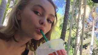 Lily Rose Depp et Ash Stymest en couple ? Séjour romantique à Paris