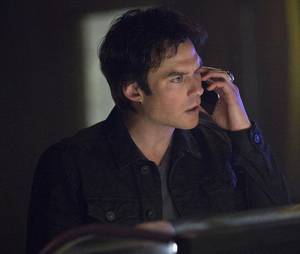 The Vampire Diaries saison 7, épisode 17 : Damon (Ian Somerhalder) sur une photo