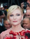 Kirsten Dunstsur le tapis rouge de la soirée d'ouverture du Festival de Cannes le 11 mai 2016