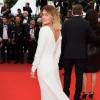 Caroline Receveur sur le tapis rouge du Festival de Cannes 2016 le 13 mai 2016