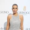 Kim Kardashian scintillante sur le tapis rouge de la soirée De Gisogono au Festival de Cannes le 17 mai 2016