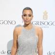 Kim Kardashian scintillante sur le tapis rouge de la soirée De Gisogono au Festival de Cannes le 17 mai 2016