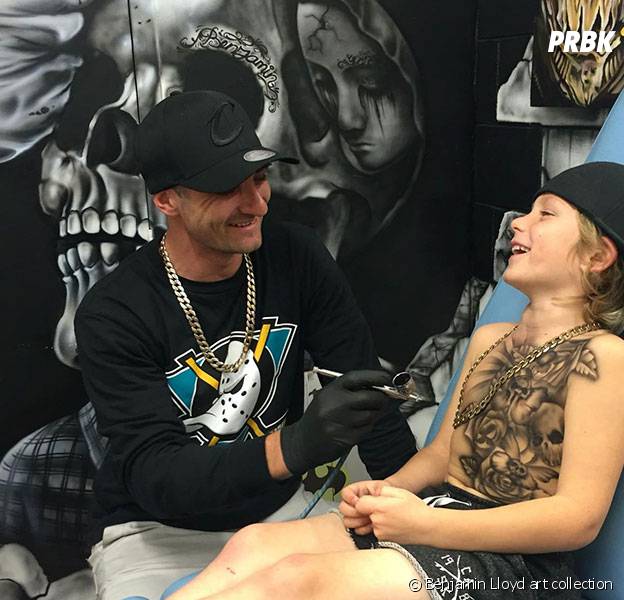 Un artiste fait des tatouages trop cool à des enfants malades 