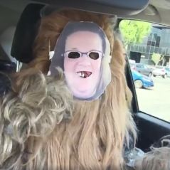 Chewbacca met un masque de Candace Payne, la meilleure réponse au fou rire du moment
