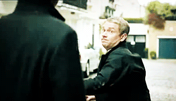 Watson frappe Sherlock... à sa demande