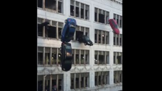 🚔 ⚡Fast and Furious 8 : des voitures tombent du ciel à Cleveland sur le tournage ! 🚘