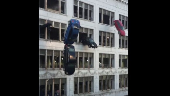 ? ⚡Fast and Furious 8 : des voitures tombent du ciel à Cleveland sur le tournage ! ?