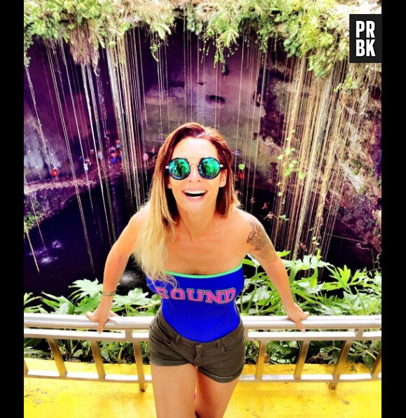 Emilie Nef Naf heureuse en vacances sur Instagram