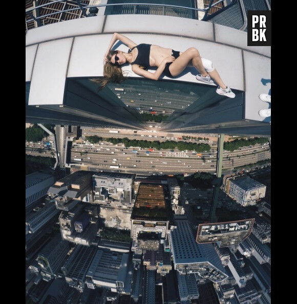 Angela Nikolau réalise les selfies les plus dangereux du monde