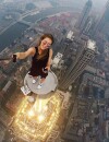 Angela Nikolau réalise les selfies les plus dangereux du monde