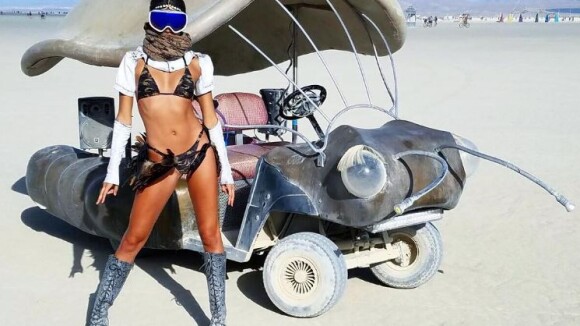 Katy Perry, Scott Eastwood, Paris Hilton... Les stars sexy au Burning Man, elles se lâchent 🔥