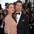Brad Pitt et Angelina Jolie divorcent, elle l'aurait accusé d'être drogué et alcoolique, il serait "furieux".