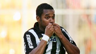 Robinho met une madjer pour son retour avec Santos