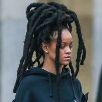 Rihanna change de tête : les maxi dreadlocks sont de retour