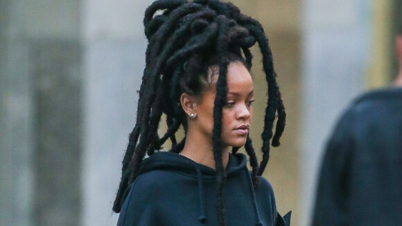 Rihanna change de tête : les maxi dreadlocks sont de retour